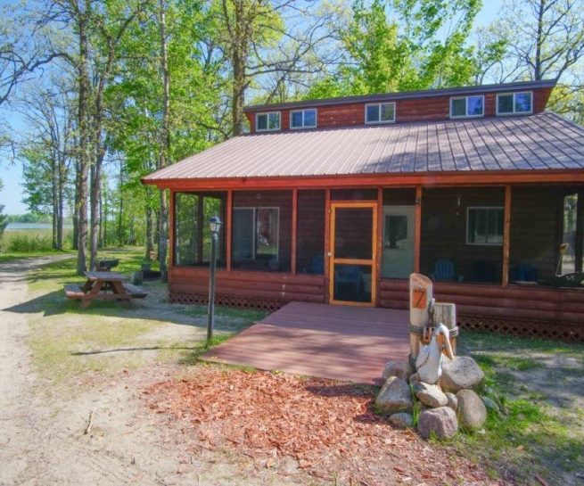 Cabin 7 with ramp entrance and lakeside view